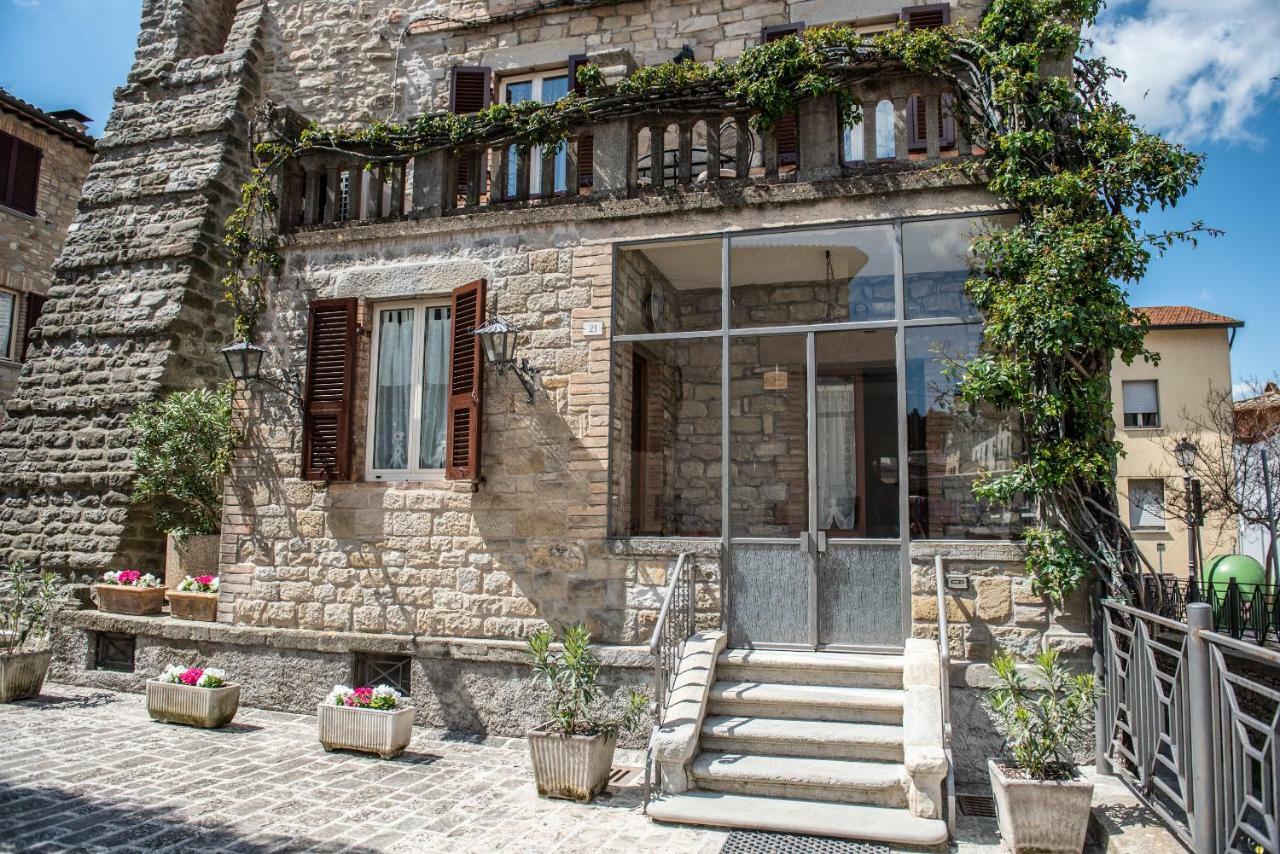 Valfabbrica La Rosa Di Francesco Inn מראה חיצוני תמונה