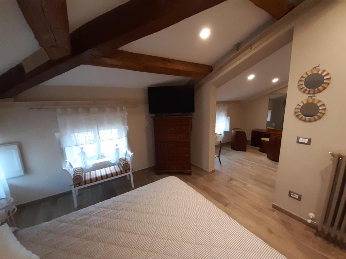 Valfabbrica La Rosa Di Francesco Inn מראה חיצוני תמונה